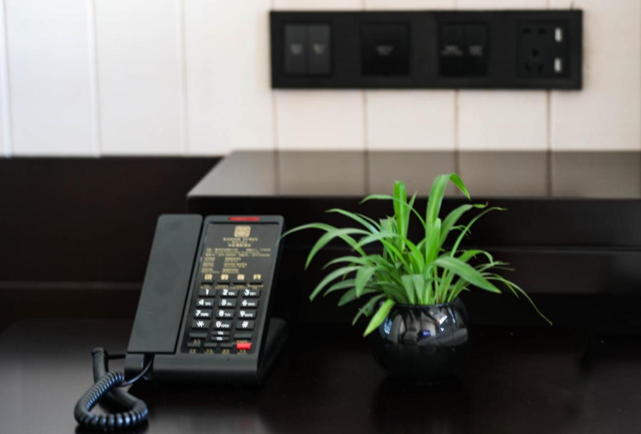 Kasion Pugis Hotel ييوو المظهر الخارجي الصورة